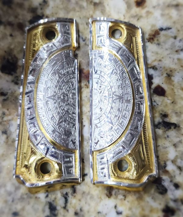 d0260ece35d669f0d4d190a57ca14dcdfefb25584e6000c42e3f5ba57efee2b7 Calendario Azteca Plata y Oro